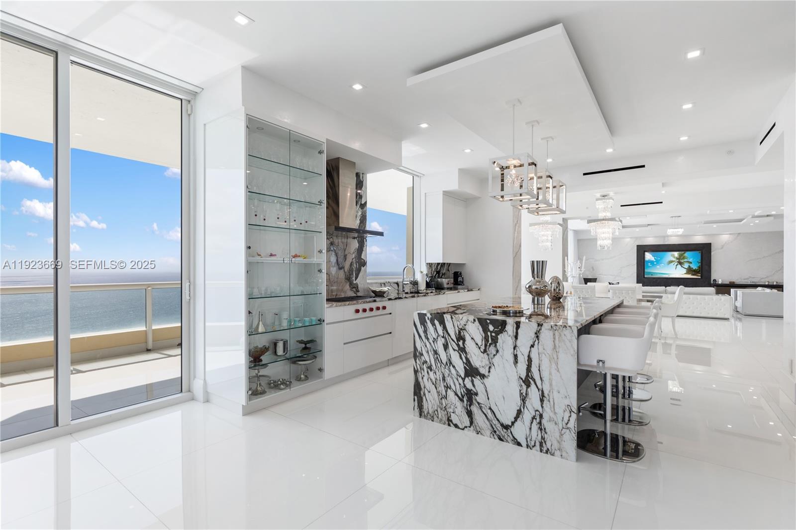 PH4701 6 / 7 5672 sq. ft. $ 2025-12-02 0 Photo