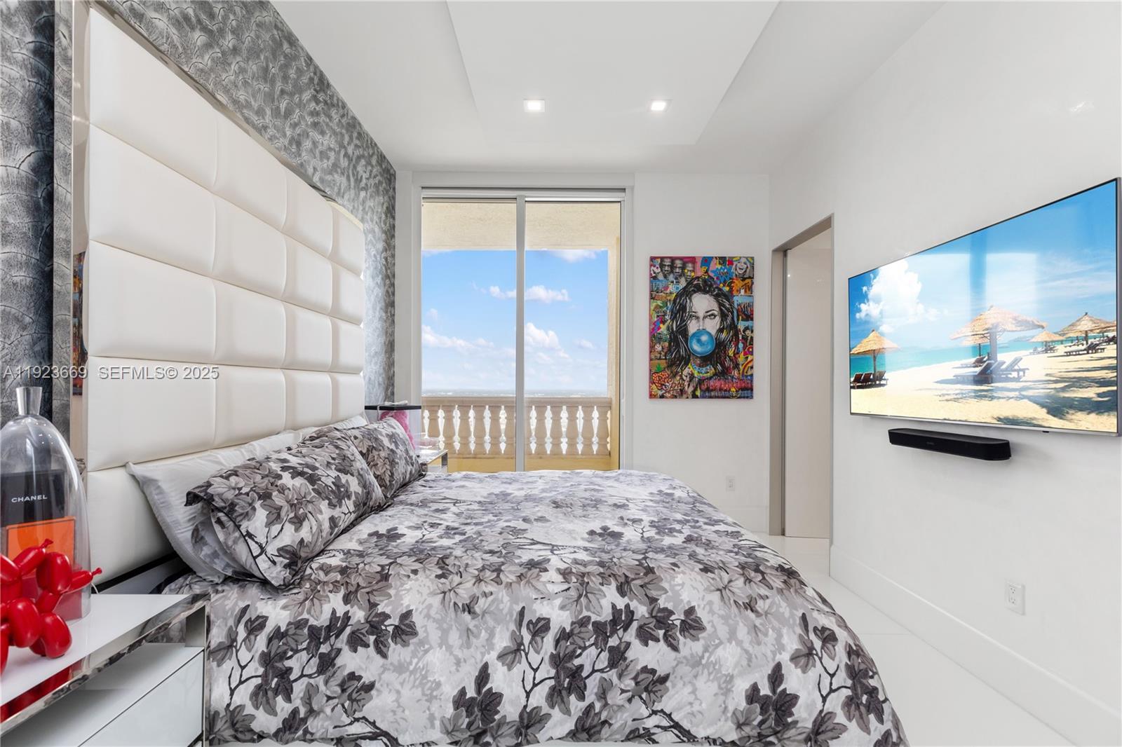 PH4701 6 / 7 5672 sq. ft. $ 2025-12-02 0 Photo