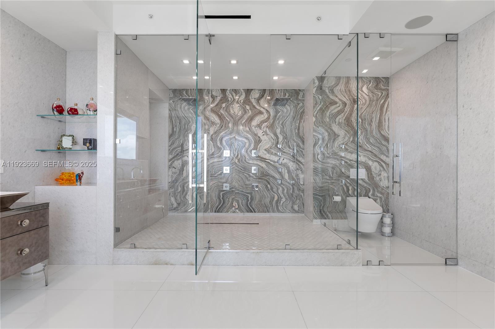 PH4701 6 / 7 5672 sq. ft. $ 2025-12-02 0 Photo