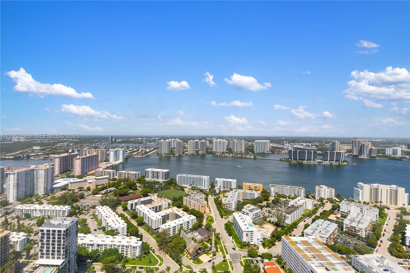 PH4701 6 / 7 5672 sq. ft. $ 2025-12-02 0 Photo