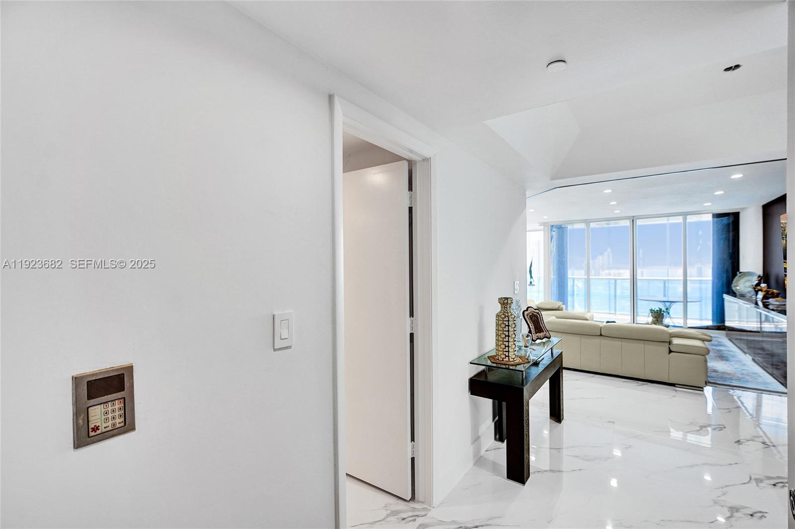 2301 3 / 5 2470 sq. ft. $ 2025-12-12 0 Photo