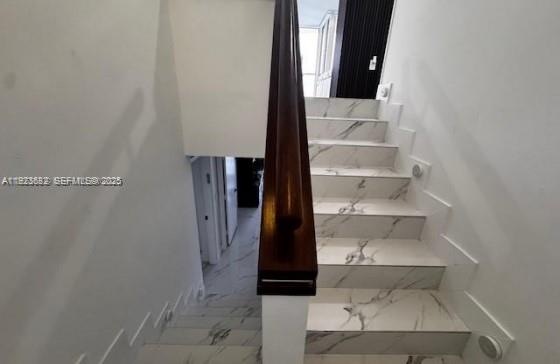 2301 3 / 5 2470 sq. ft. $ 2025-12-12 0 Photo