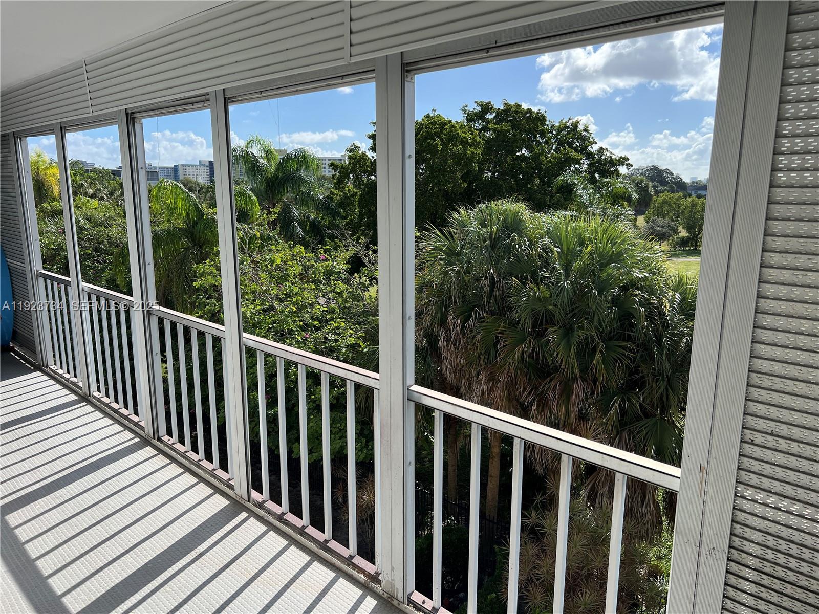 408 2 / 2 992 кв.футов $ 2025-12-02 0 Фото