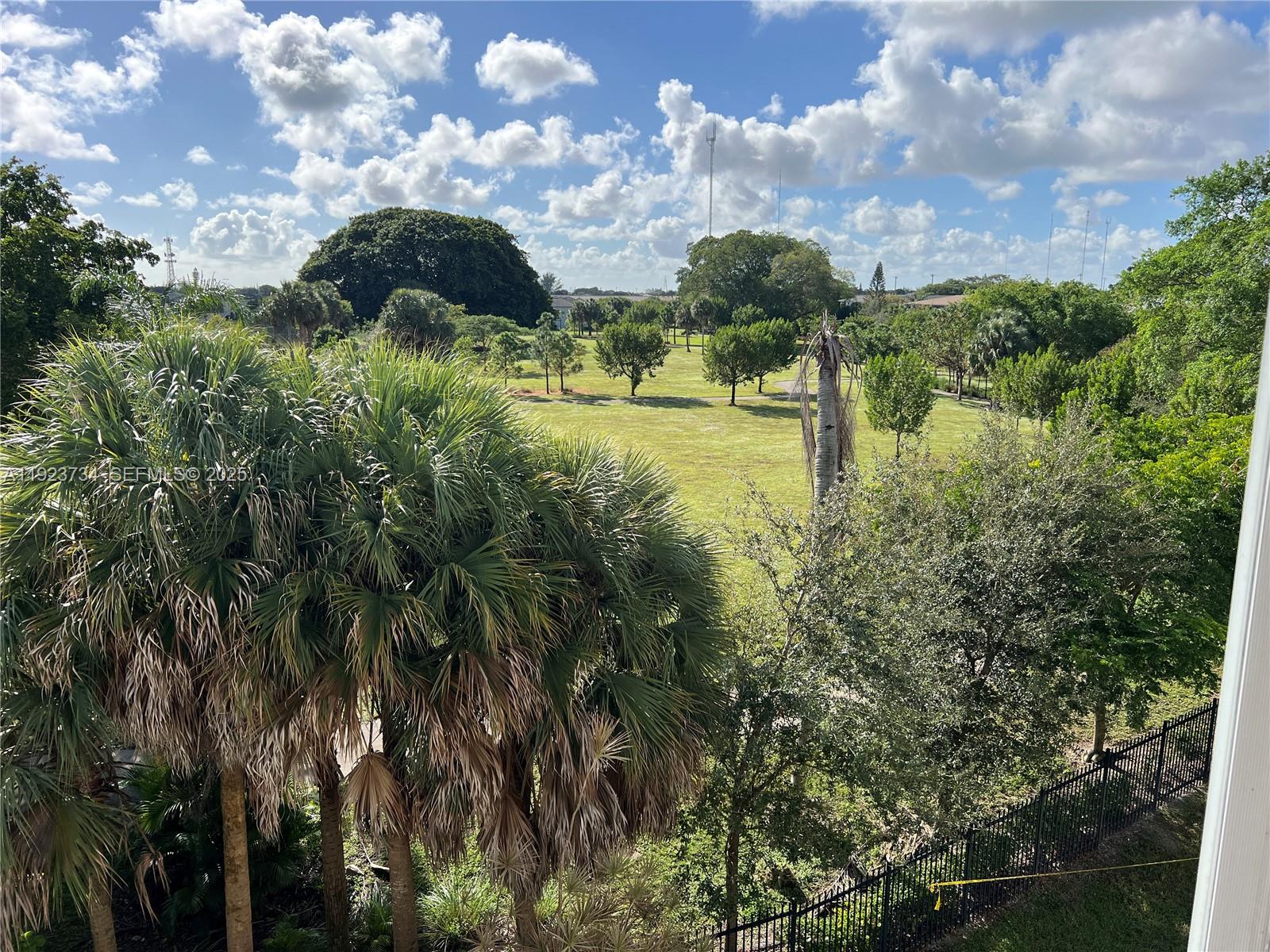 408 2 / 2 992 кв.футов $ 2025-12-02 0 Фото