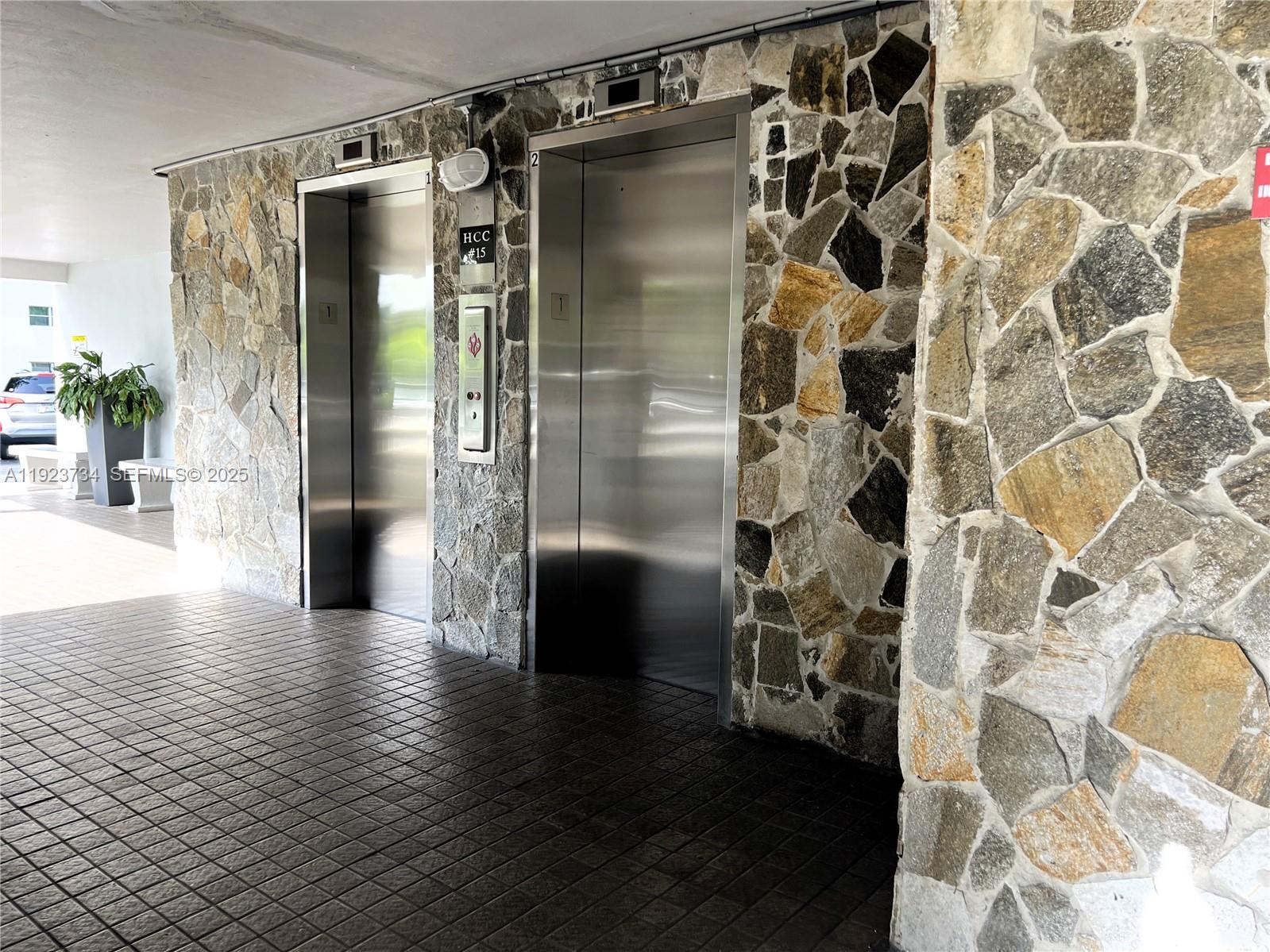 408 2 / 2 992 кв.футов $ 2025-12-02 0 Фото