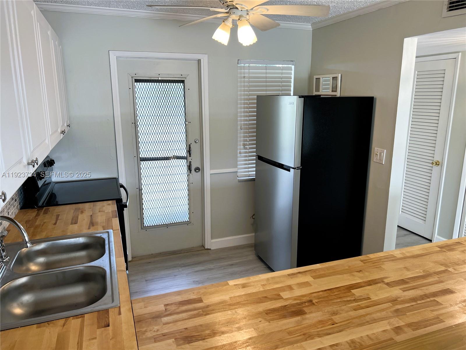 408 2 / 2 992 кв.футов $ 2025-12-02 0 Фото