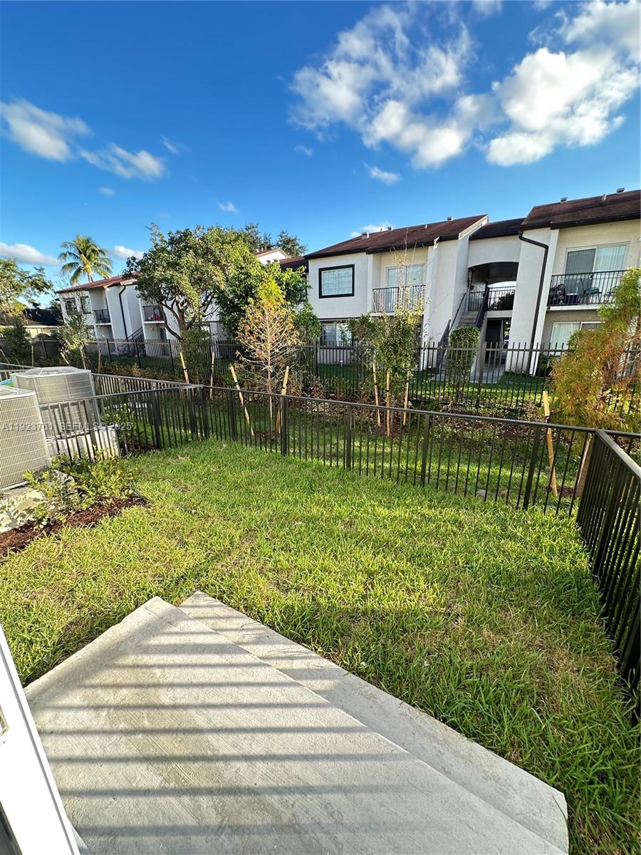 5020 3 / 3 1394 sq. ft. $ 2025-12-02 0 foto