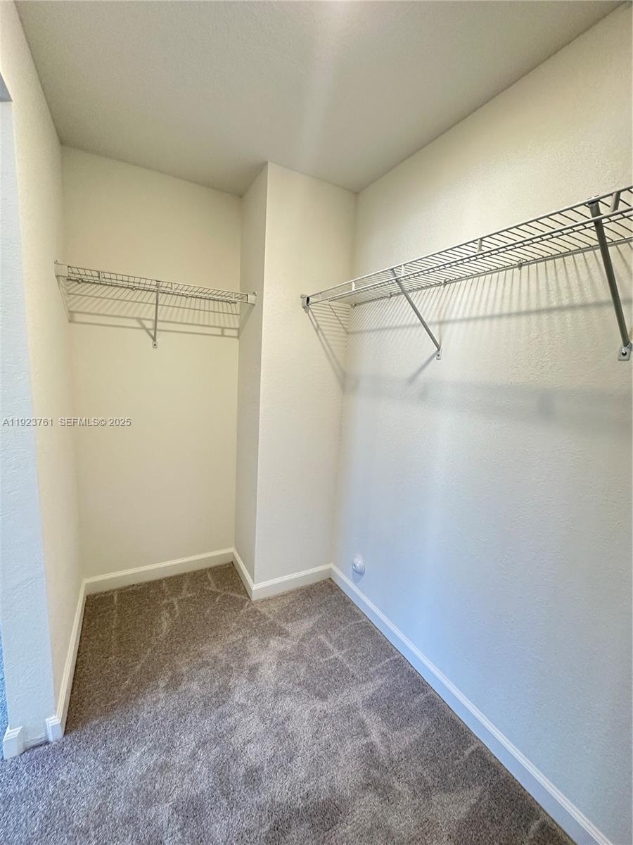 5020 3 / 3 1394 sq. ft. $ 2025-12-02 0 foto