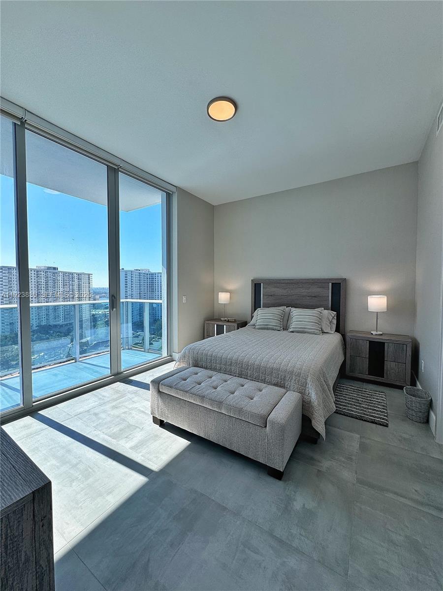 Ver detalles 1401 3 / 4 2100 sq. ft. $ 2025-12-02 0 foto