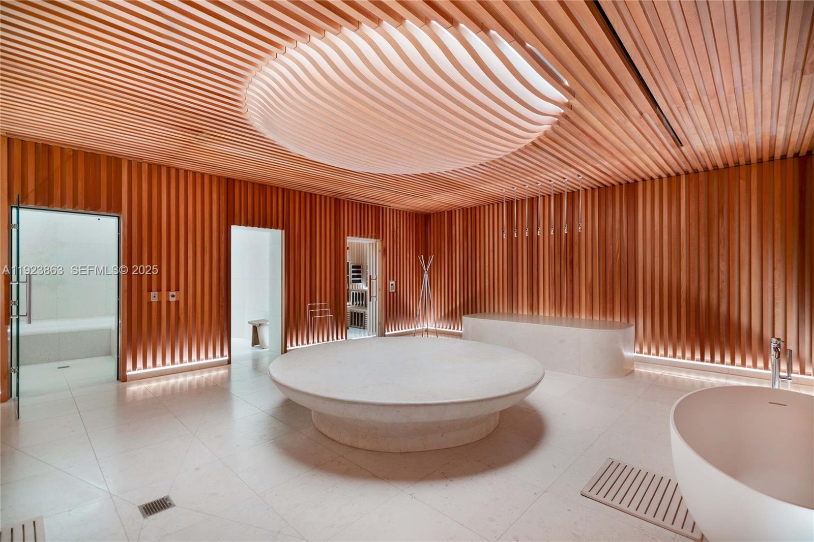 Подробнее 902 3 / 4 2467 кв.футов $ 2025-12-02 0 Фото