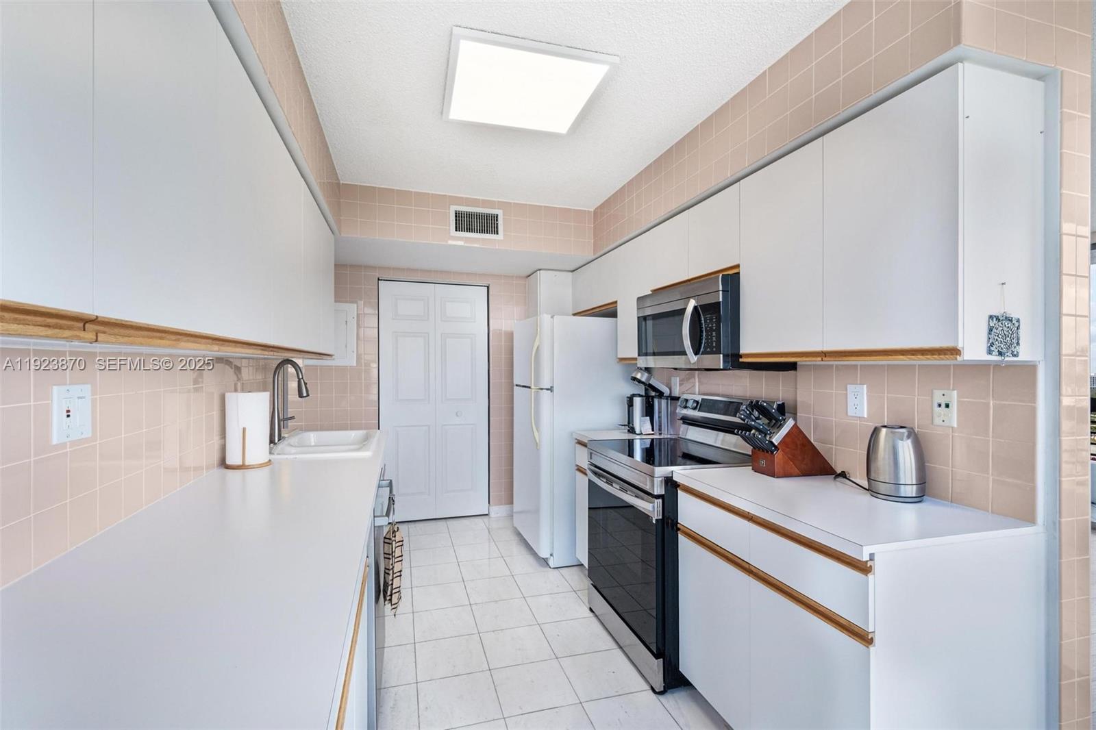 Photo of 3400 192nd St  #1808, Aventura, Florida, 33180 - 