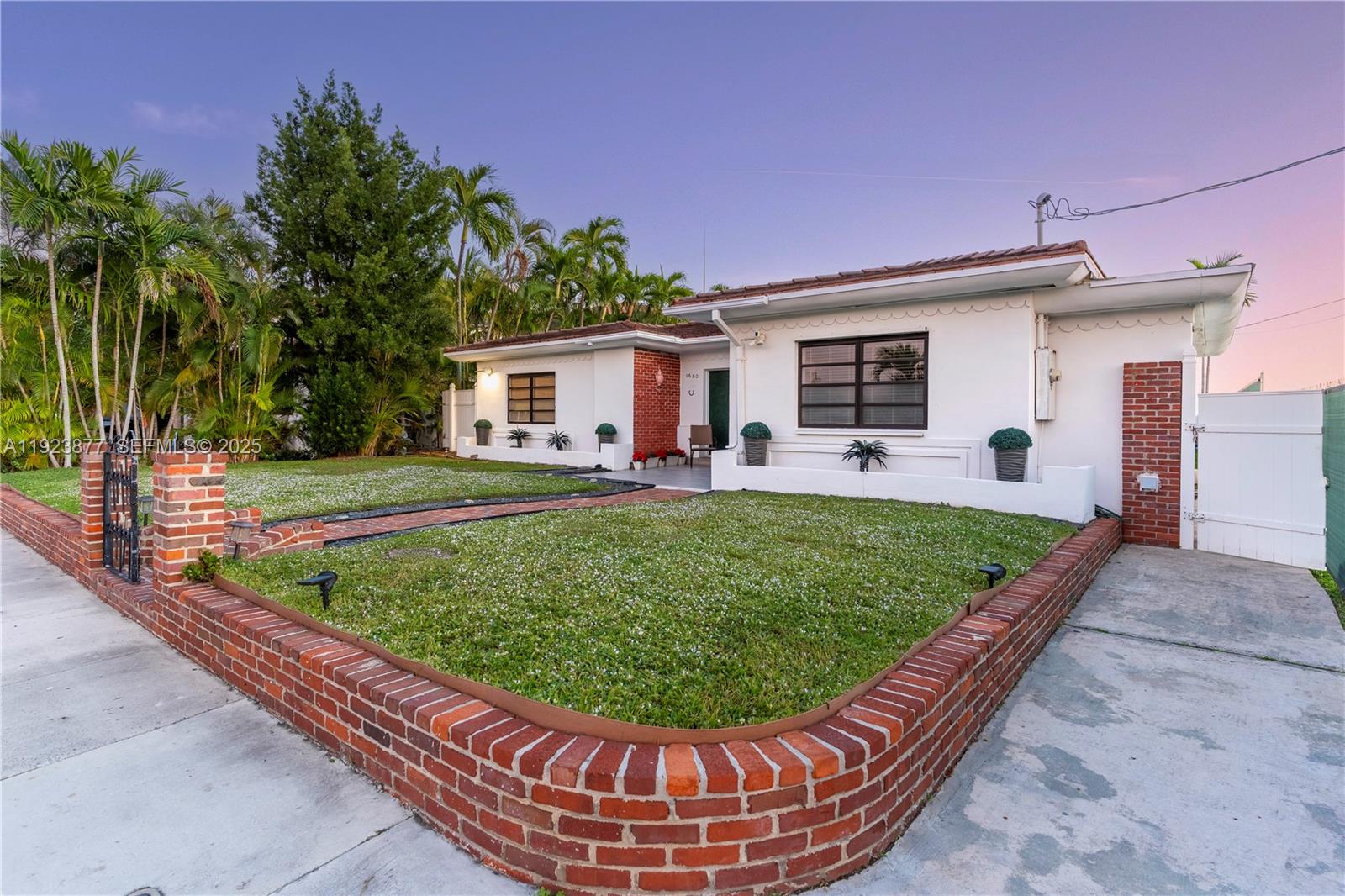 See details / sq. ft. $ 2025-12-02 0 Photo