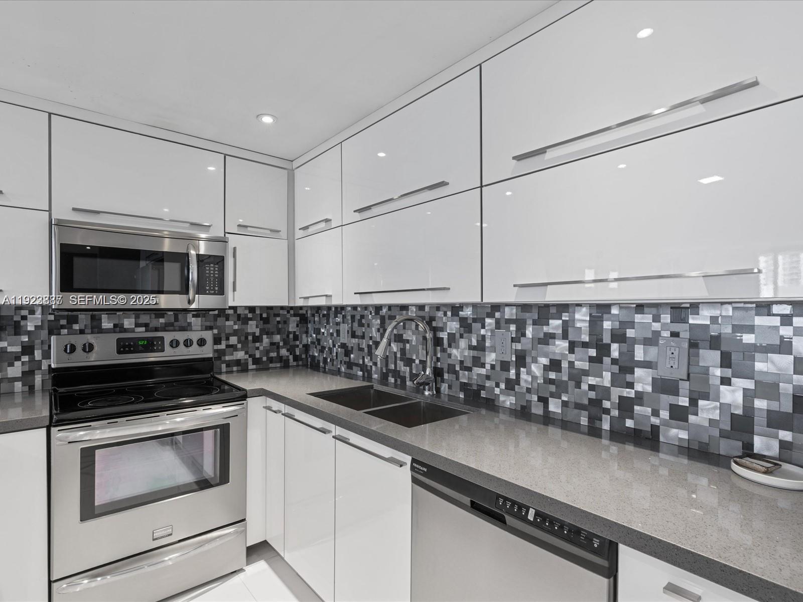 Photo of 19370 Collins Ave #627, Sunny Isles Beach, Florida, 33160 -