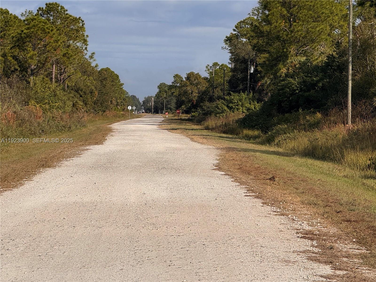   /   sq. ft. $ 2025-12-02 0 foto