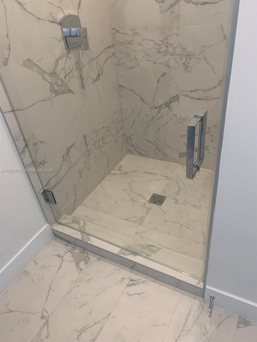 See details 1204 2 / 3 1382 sq. ft. $ 2025-12-02 0 Photo