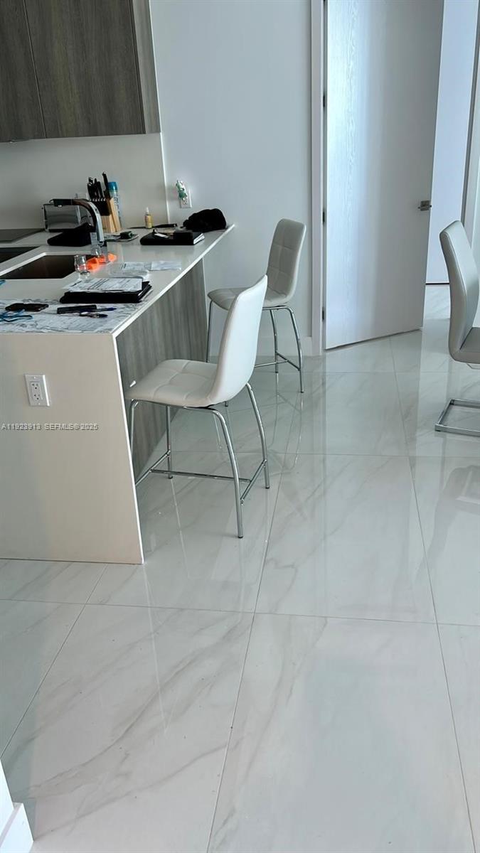 See details 1204 2 / 3 1382 sq. ft. $ 2025-12-02 0 Photo