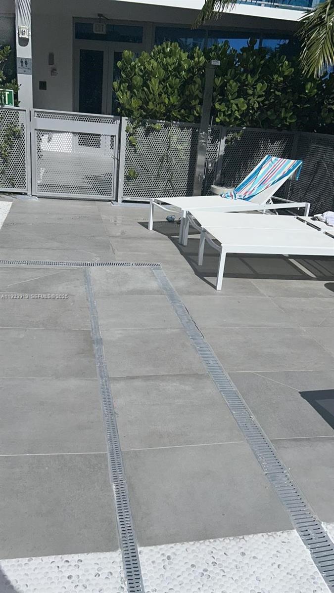 See details 1204 2 / 3 1382 sq. ft. $ 2025-12-02 0 Photo