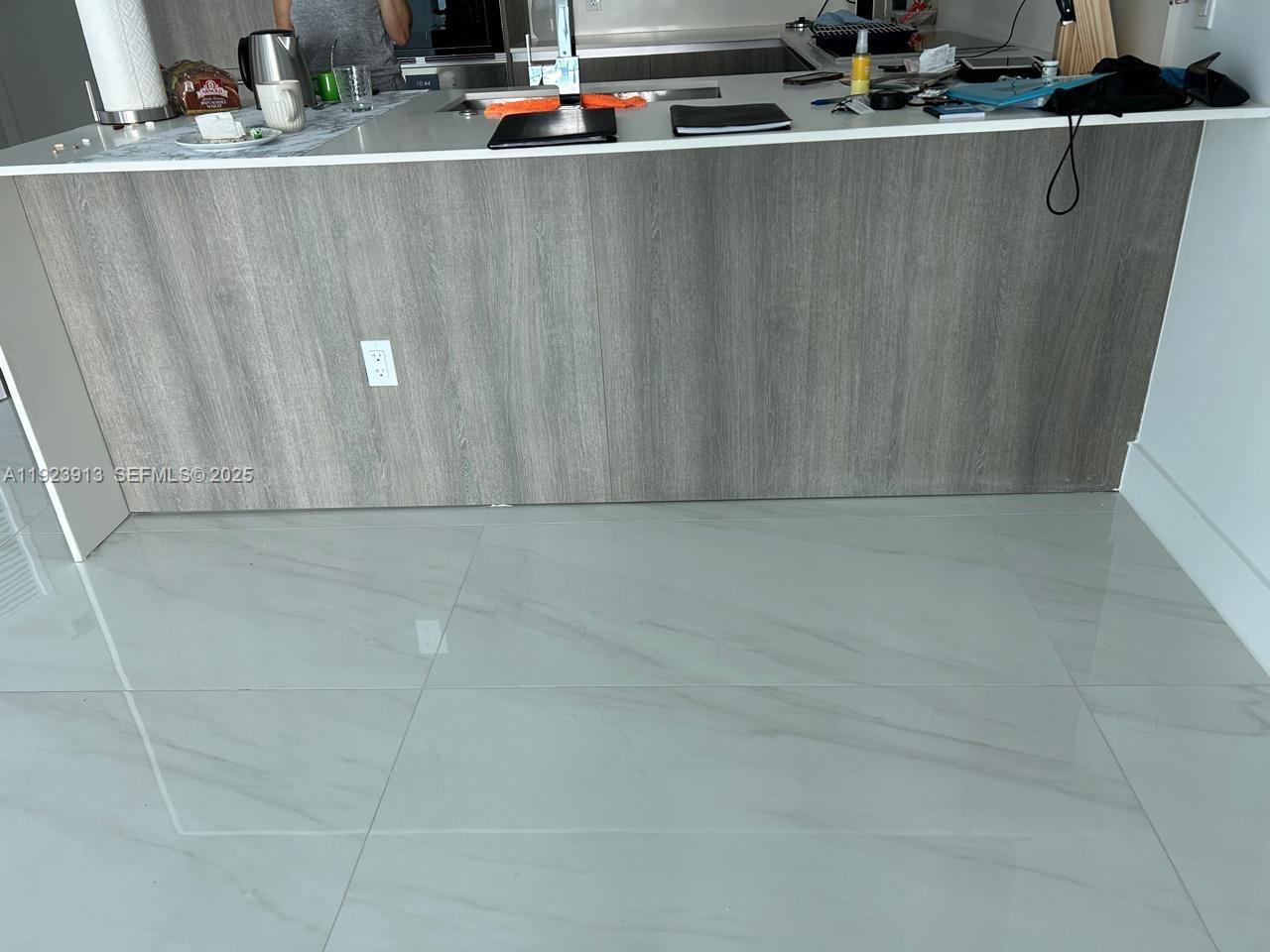 See details 1204 2 / 3 1382 sq. ft. $ 2025-12-02 0 Photo