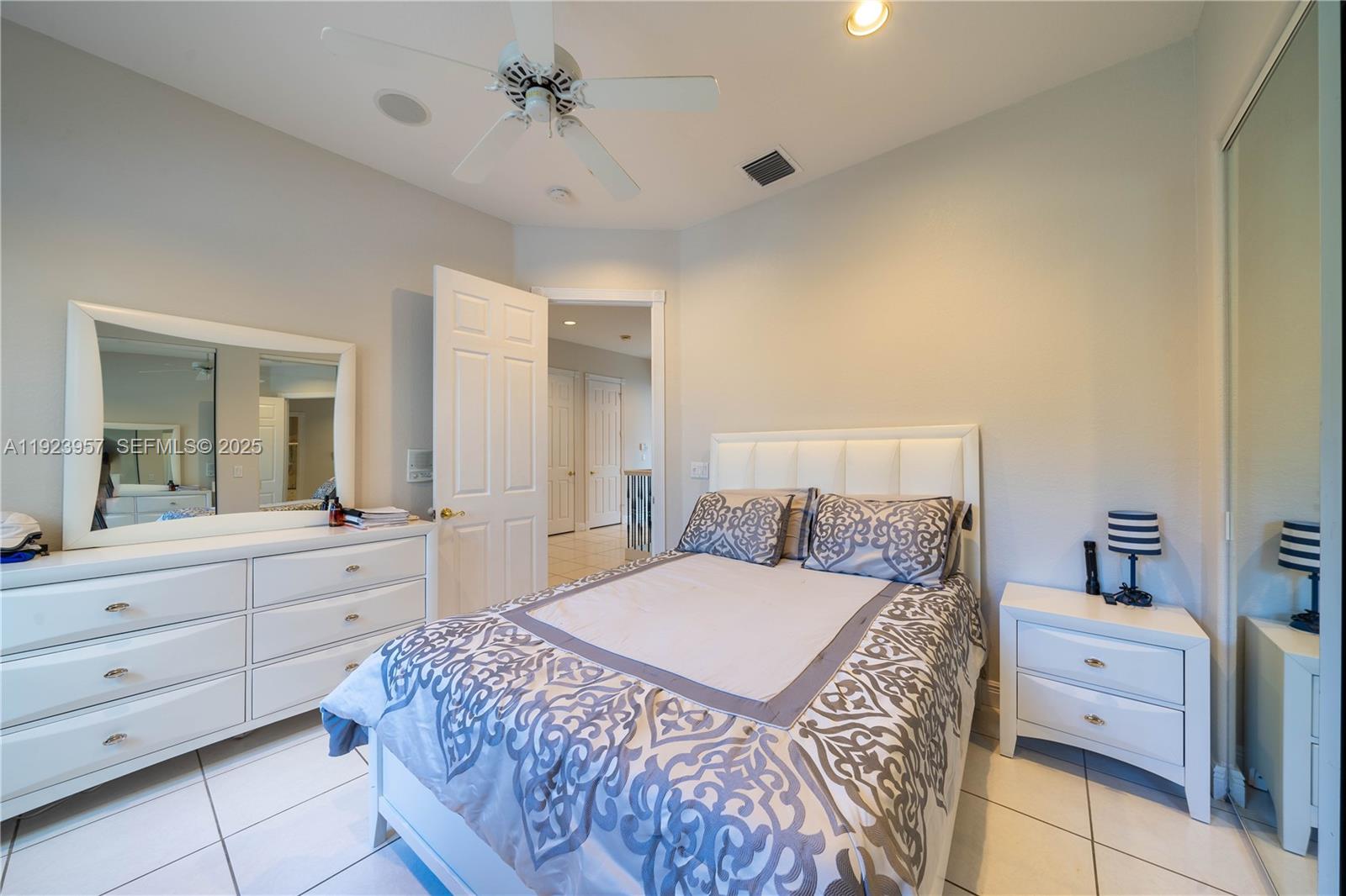 Photo of 1547 Mariner Way (1547), Hollywood, Florida, 33019 -