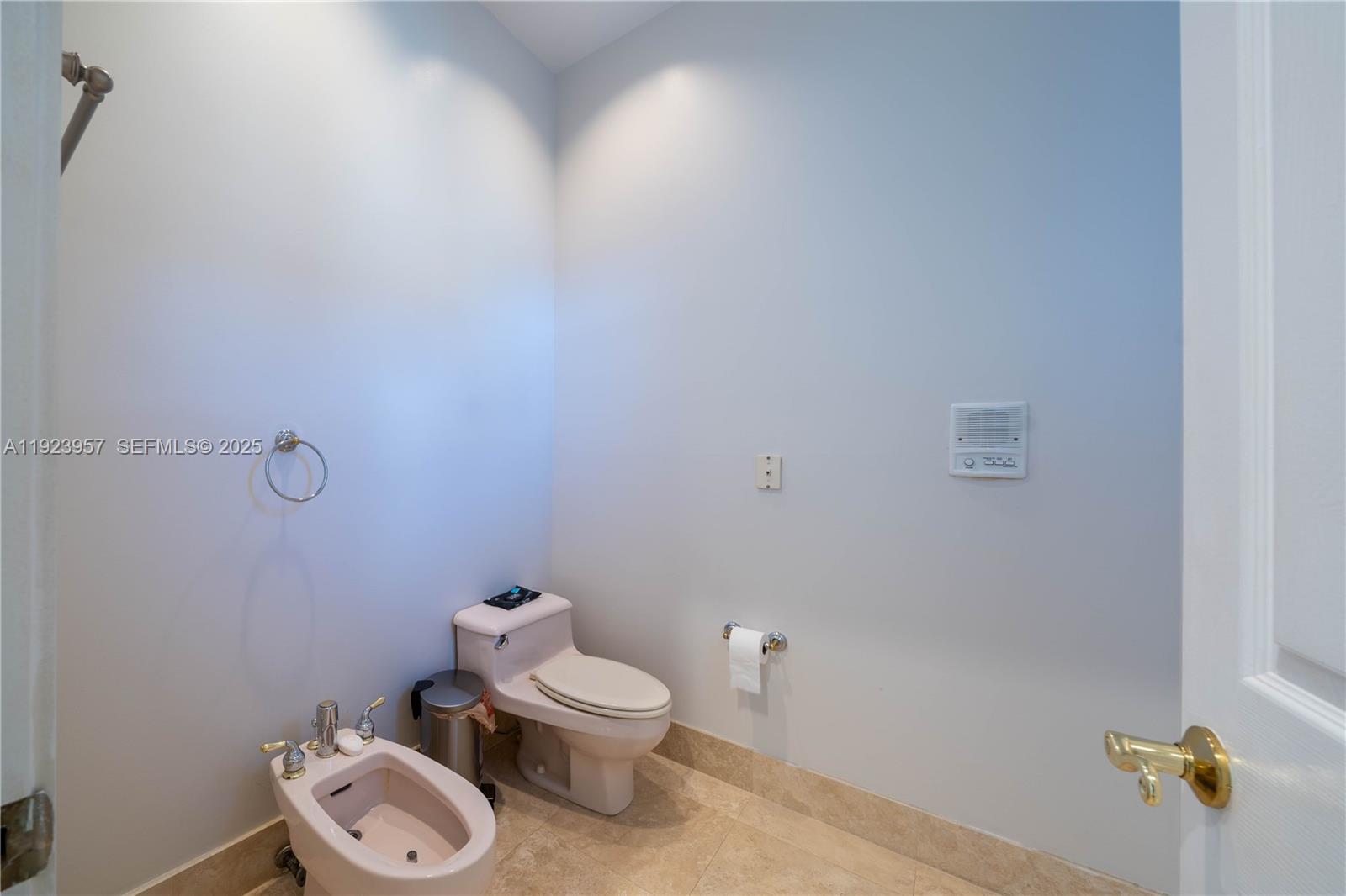 Photo of 1547 Mariner Way (1547), Hollywood, Florida, 33019 -