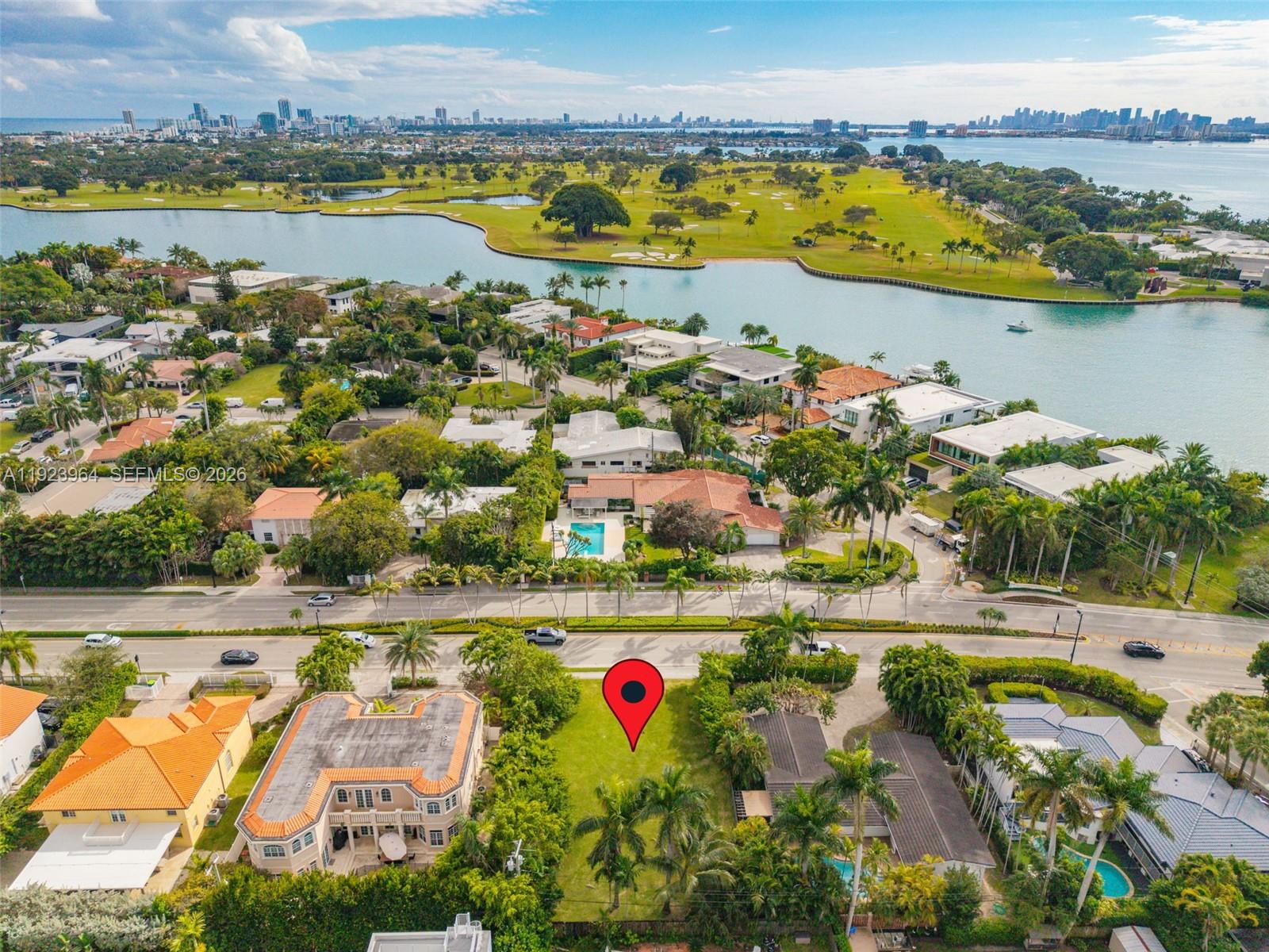   /   кв.футов $ 2025-12-02 0 Фото