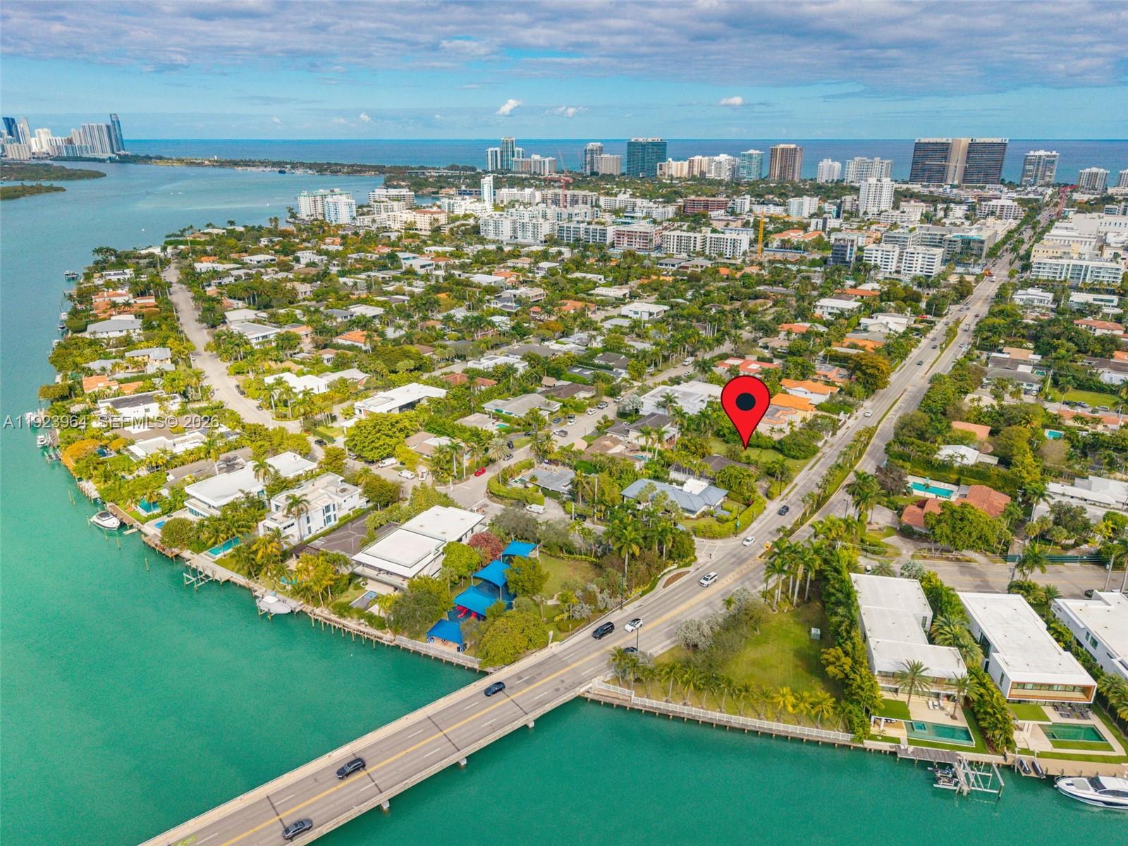   /   кв.футов $ 2025-12-02 0 Фото