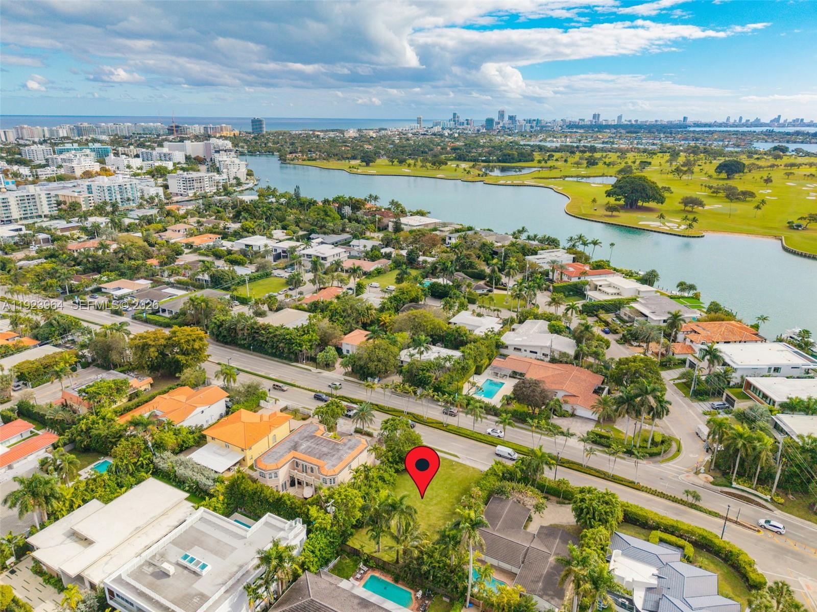   /   кв.футов $ 2025-12-02 0 Фото