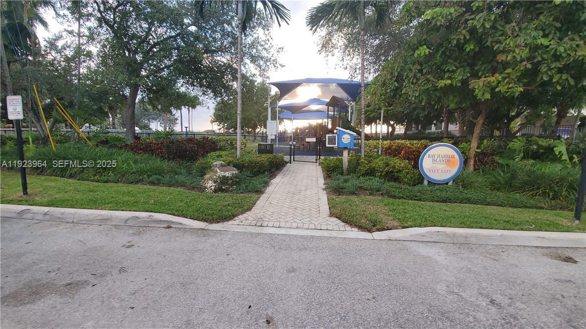   /   кв.футов $ 2025-12-02 0 Фото