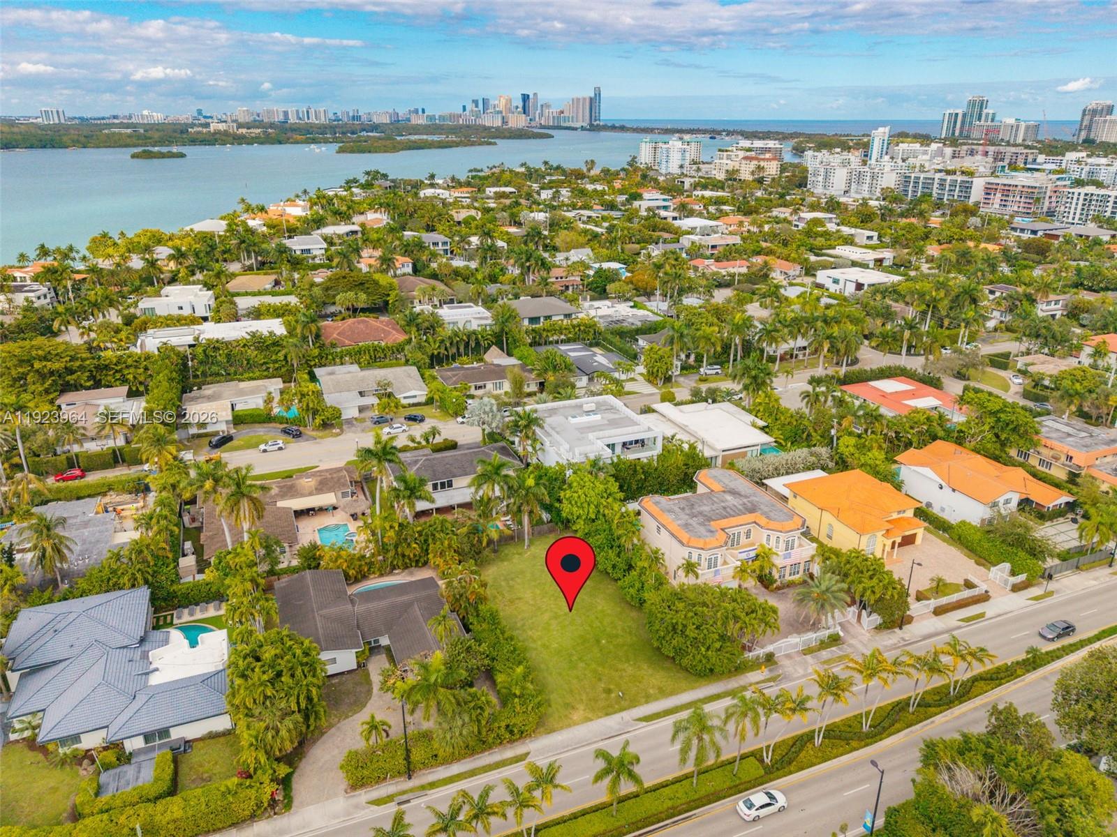   /   кв.футов $ 2025-12-02 0 Фото