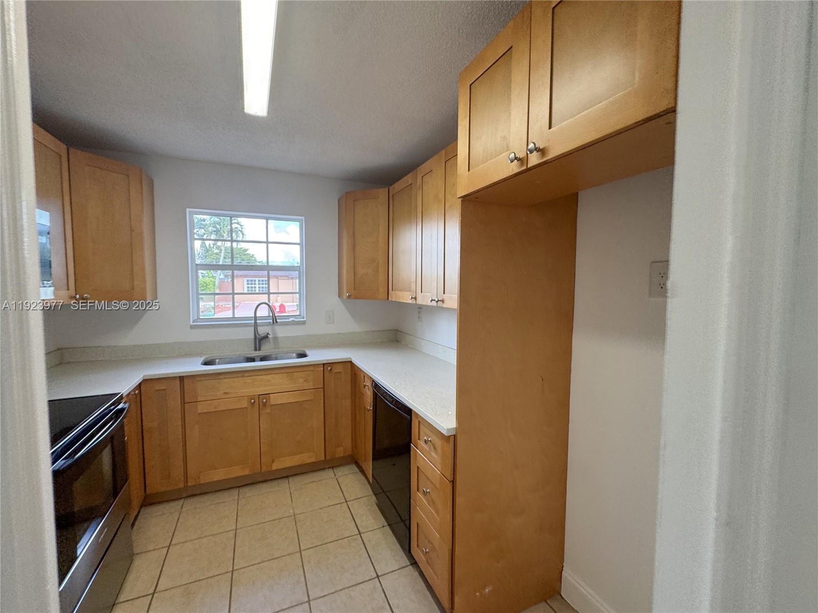 See details / 3064 sq. ft. $ 2025-12-02 0 Photo