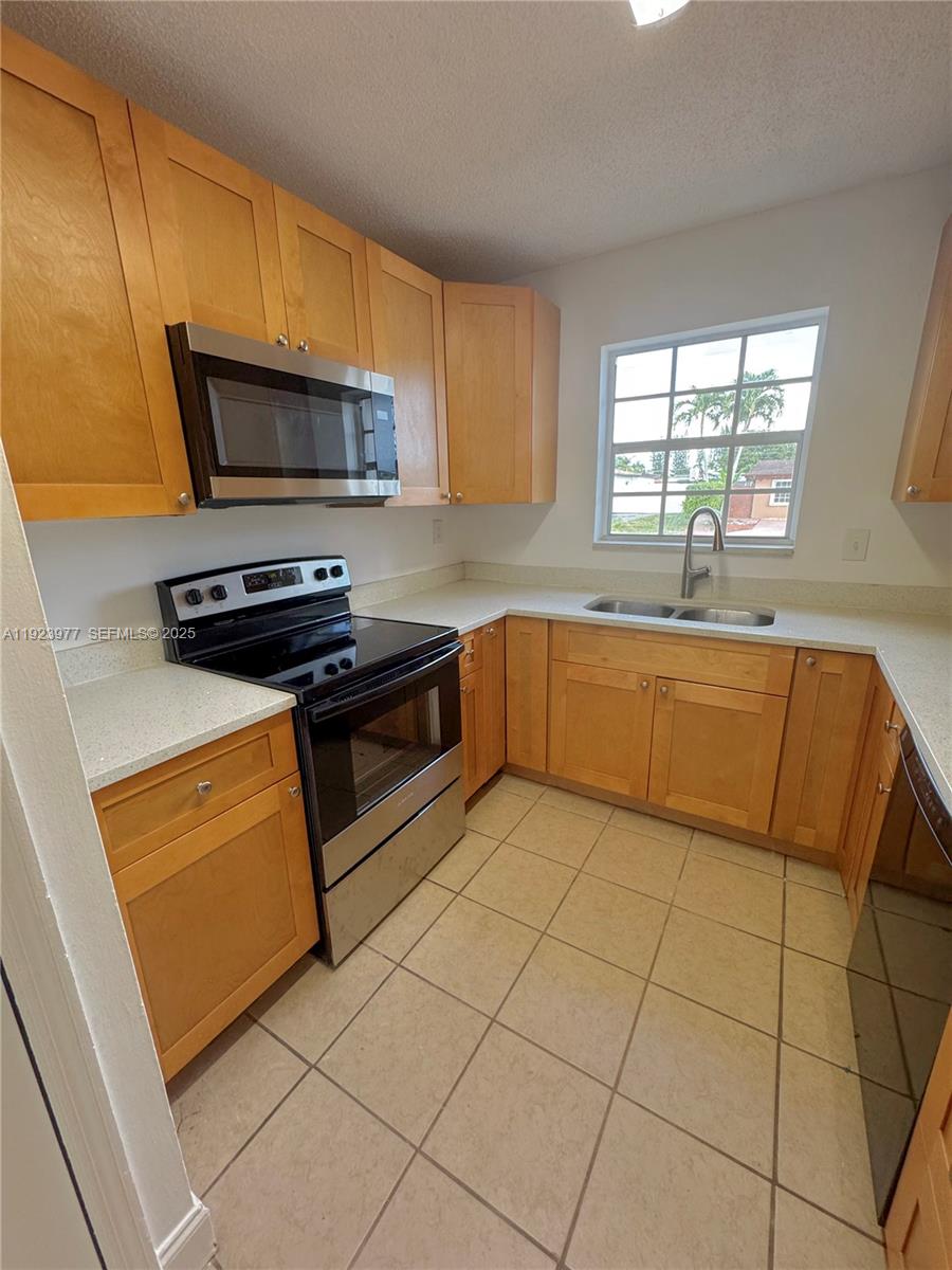 See details / 3064 sq. ft. $ 2025-12-02 0 Photo