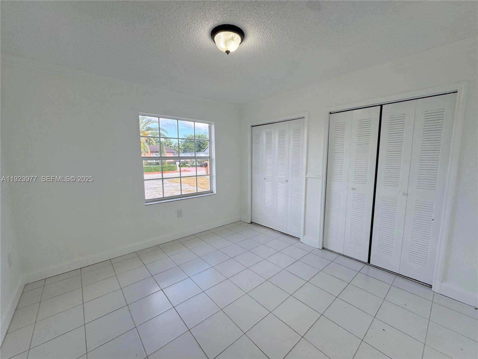 See details / 3064 sq. ft. $ 2025-12-02 0 Photo