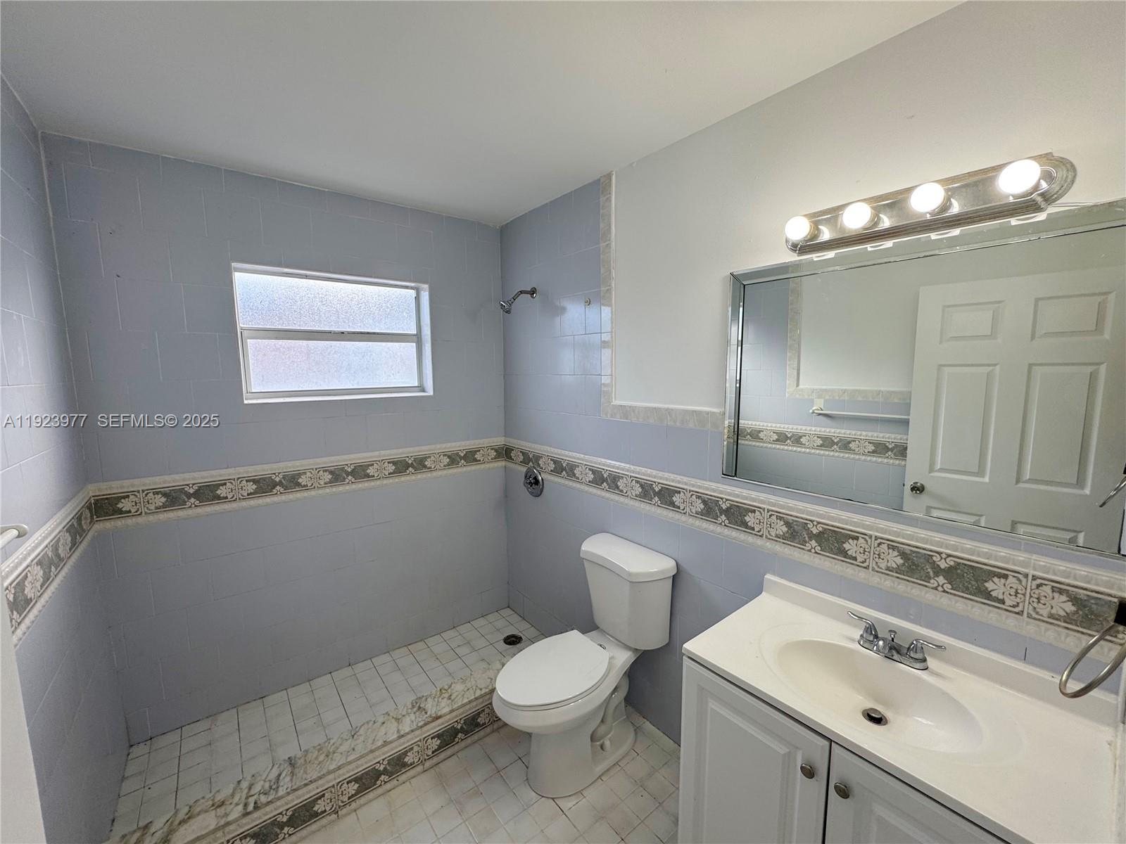 See details / 3064 sq. ft. $ 2025-12-02 0 Photo