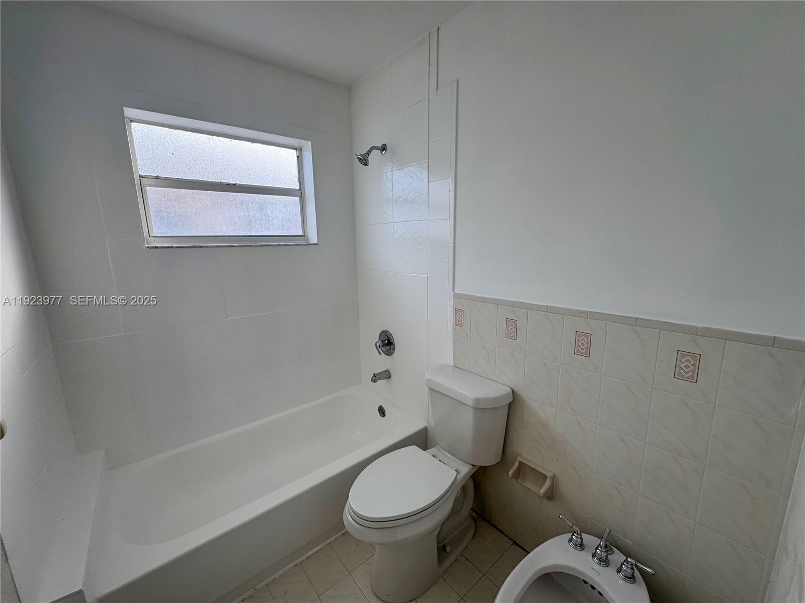 See details / 3064 sq. ft. $ 2025-12-02 0 Photo