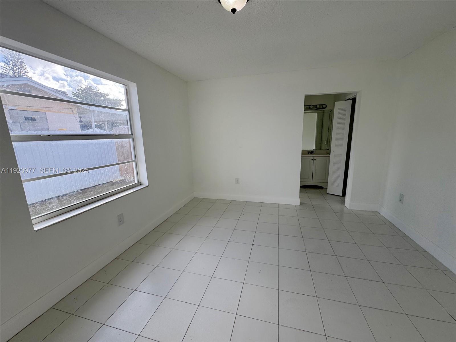 See details / 3064 sq. ft. $ 2025-12-02 0 Photo