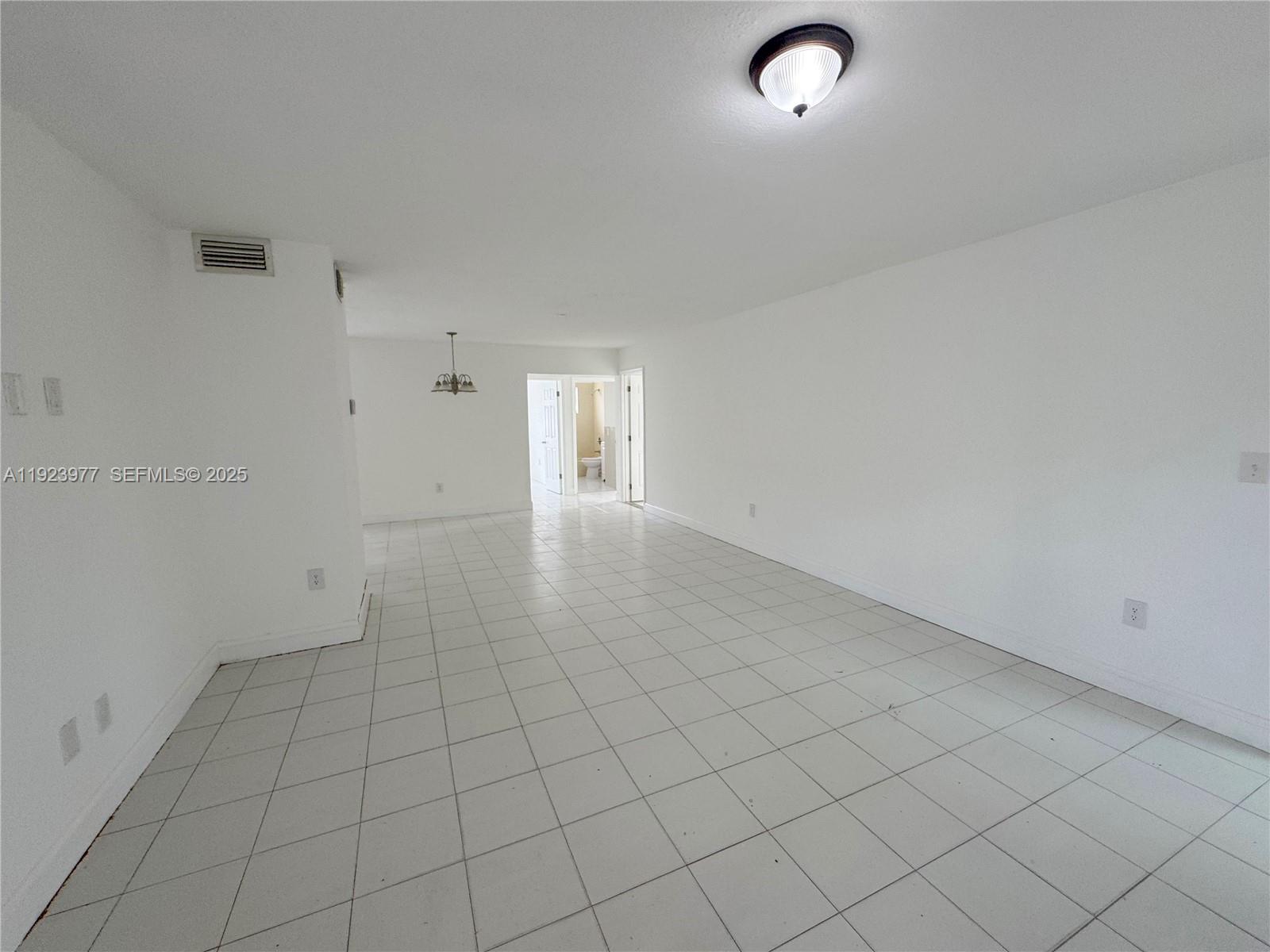 See details / 3064 sq. ft. $ 2025-12-02 0 Photo