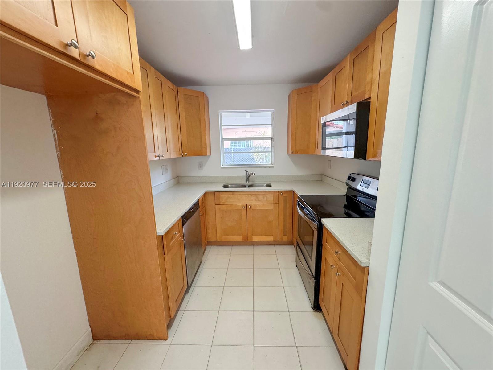 See details / 3064 sq. ft. $ 2025-12-02 0 Photo