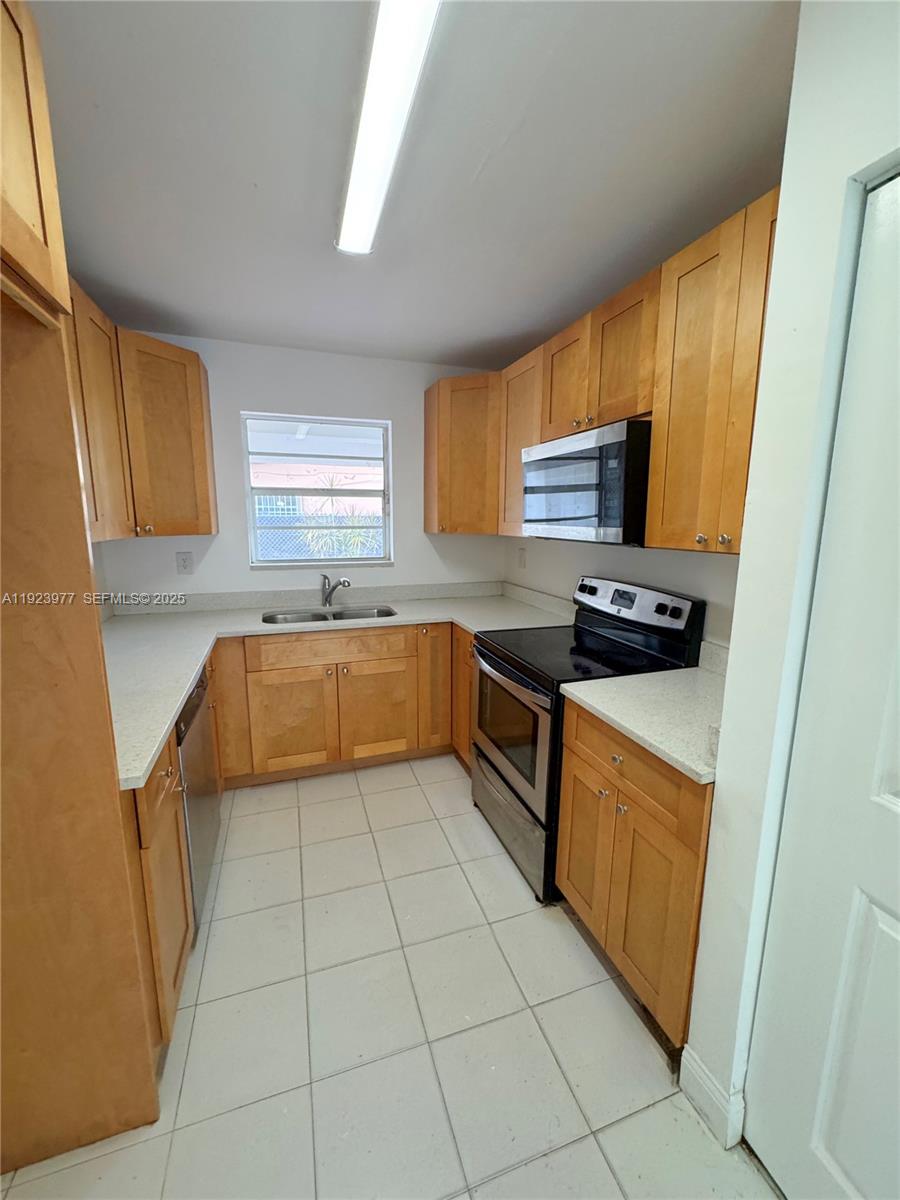 See details / 3064 sq. ft. $ 2025-12-02 0 Photo