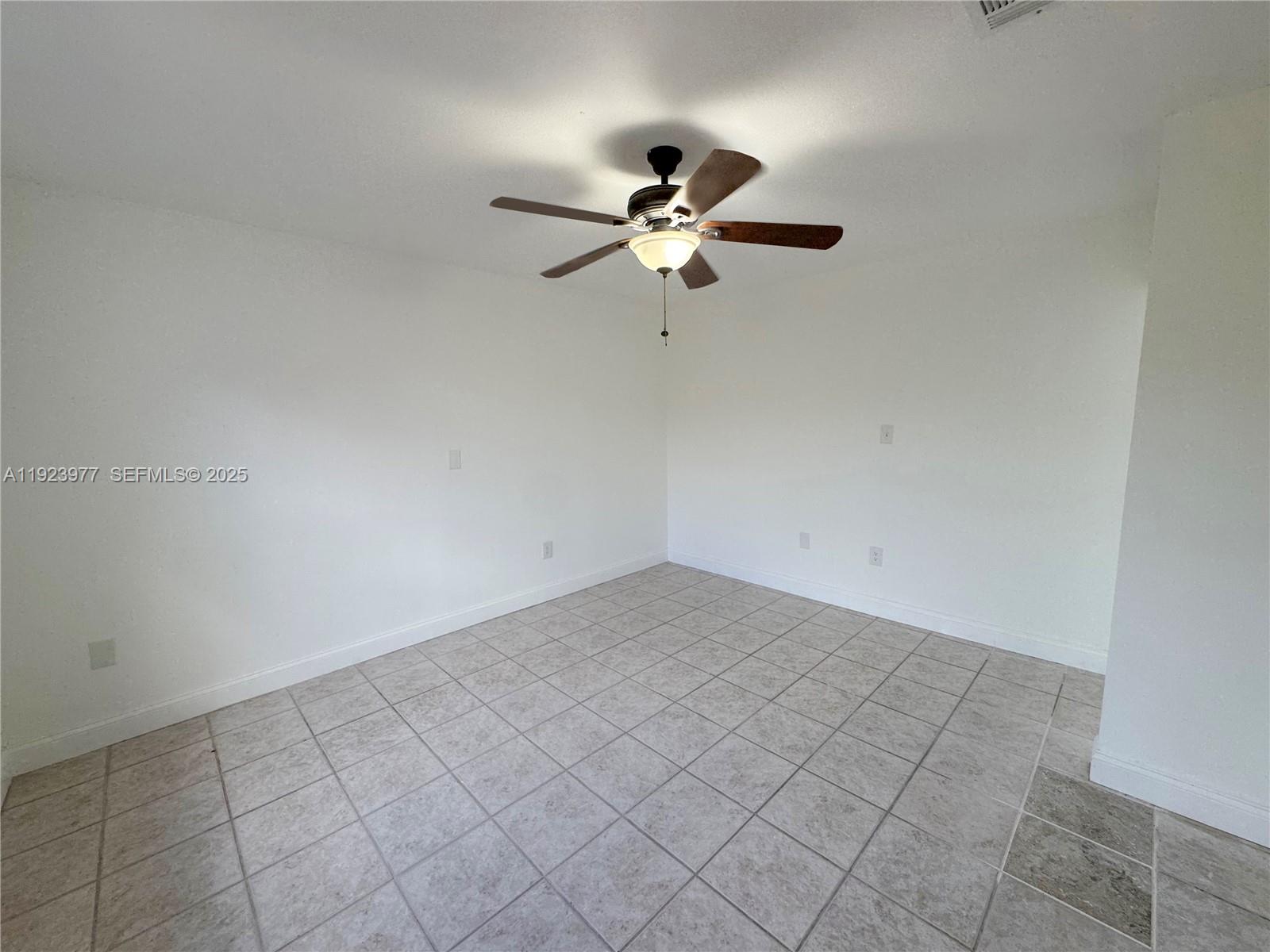 See details / 3064 sq. ft. $ 2025-12-02 0 Photo