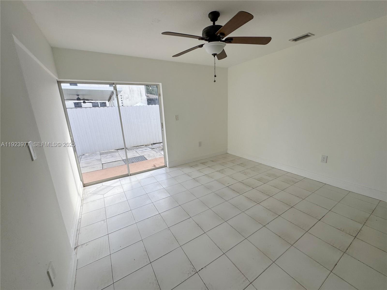 See details / 3064 sq. ft. $ 2025-12-02 0 Photo