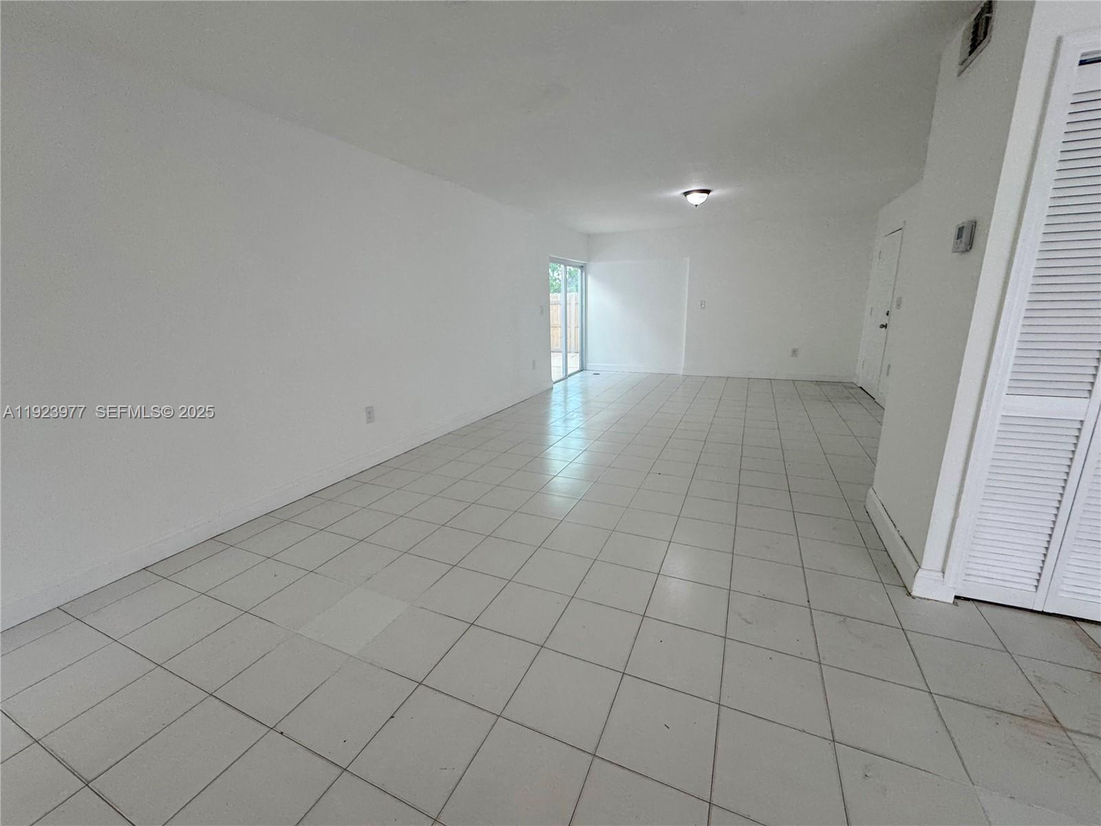 See details / 3064 sq. ft. $ 2025-12-02 0 Photo