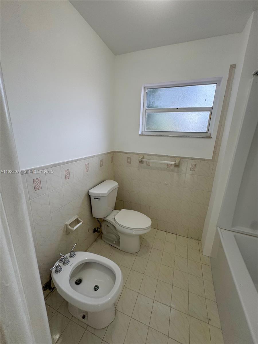 See details / 3064 sq. ft. $ 2025-12-02 0 Photo