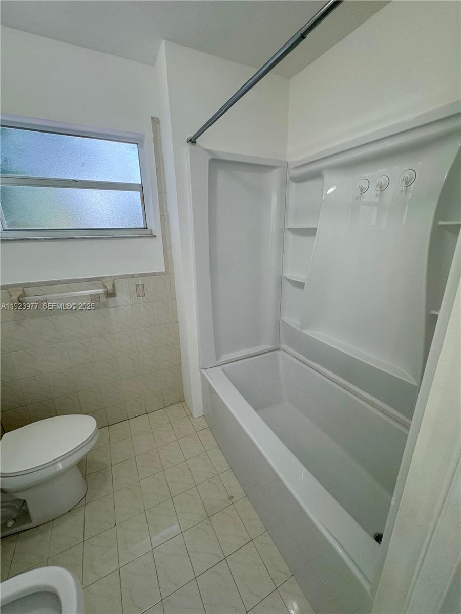 See details / 3064 sq. ft. $ 2025-12-02 0 Photo