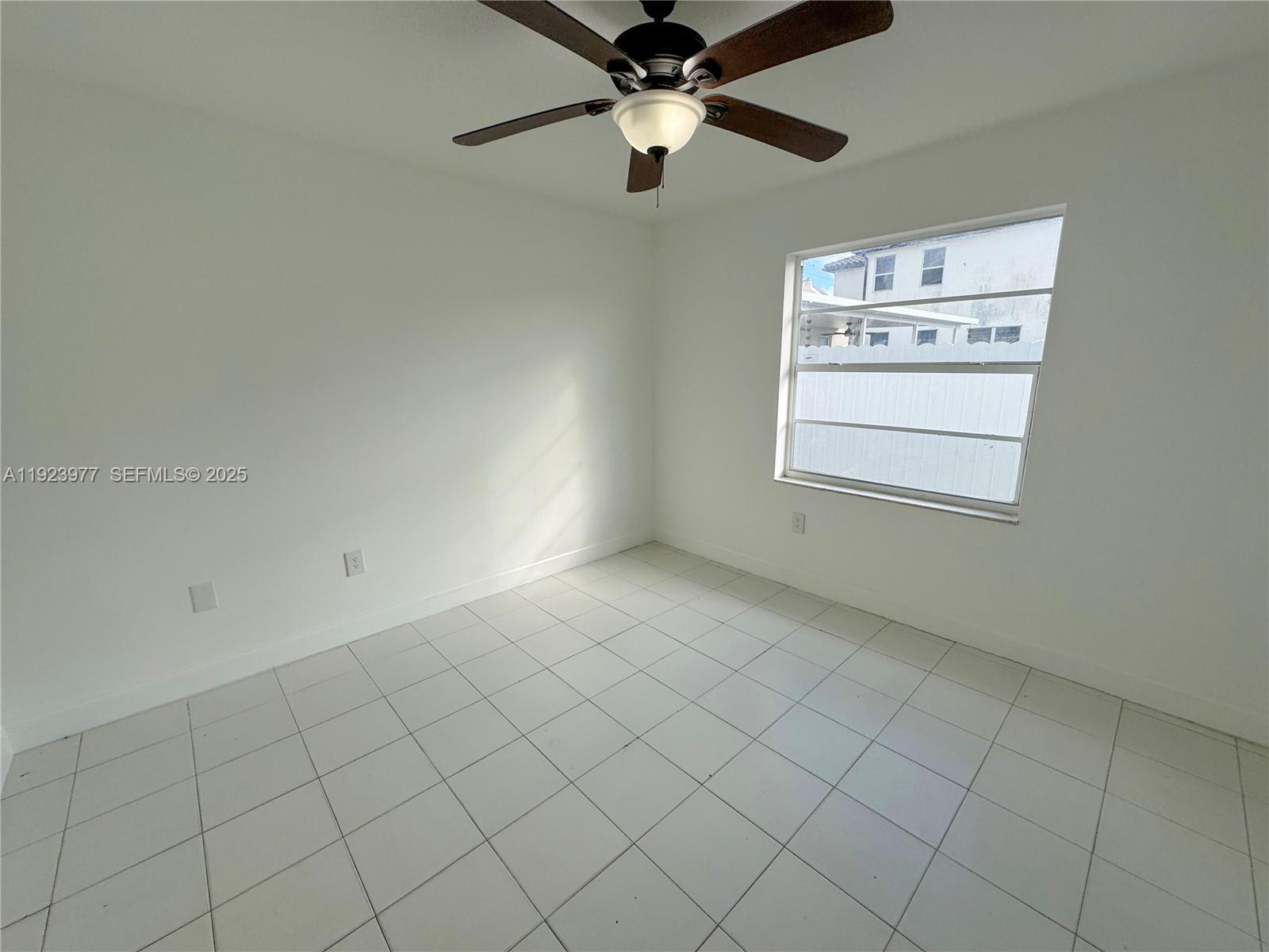 See details / 3064 sq. ft. $ 2025-12-02 0 Photo