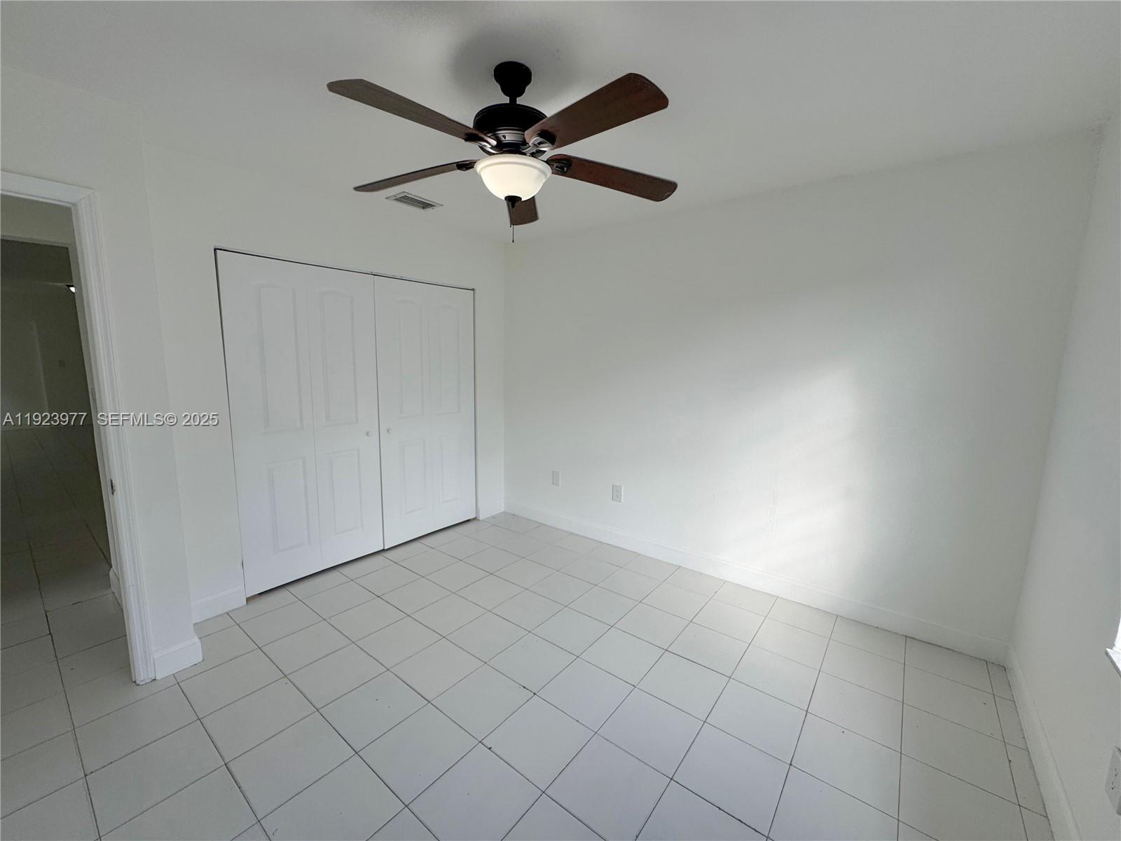 See details / 3064 sq. ft. $ 2025-12-02 0 Photo