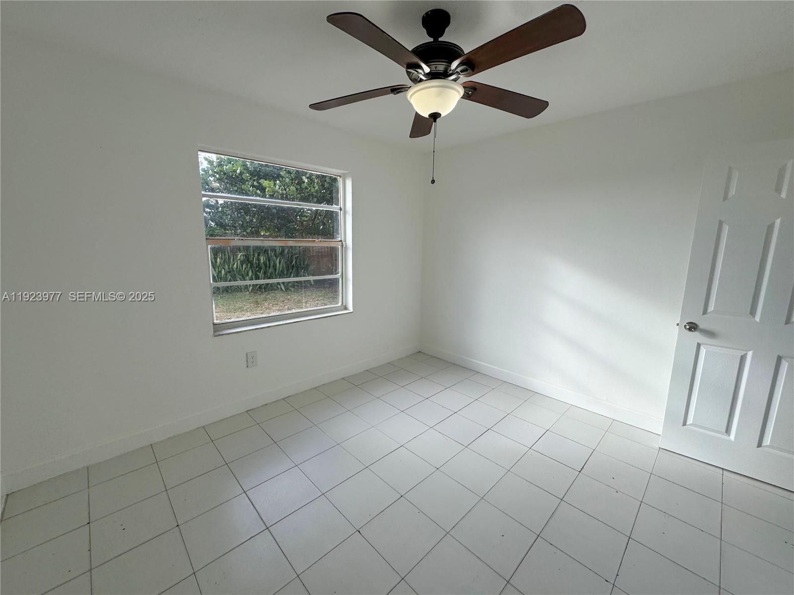 See details / 3064 sq. ft. $ 2025-12-02 0 Photo