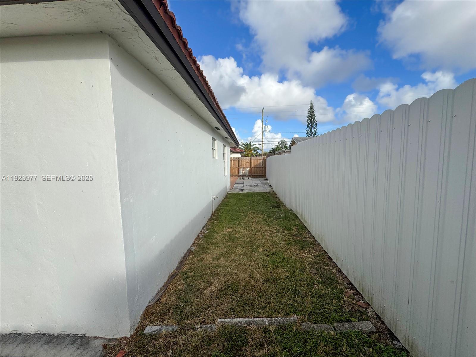 See details / 3064 sq. ft. $ 2025-12-02 0 Photo