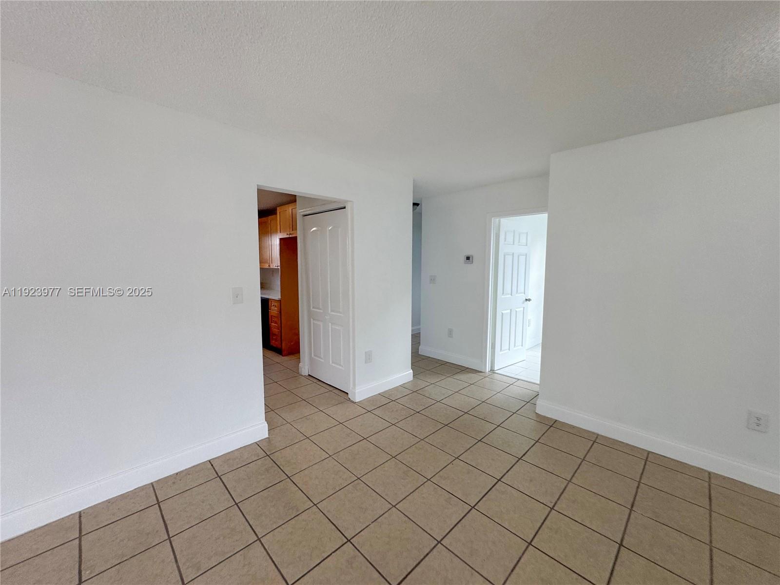 See details / 3064 sq. ft. $ 2025-12-02 0 Photo
