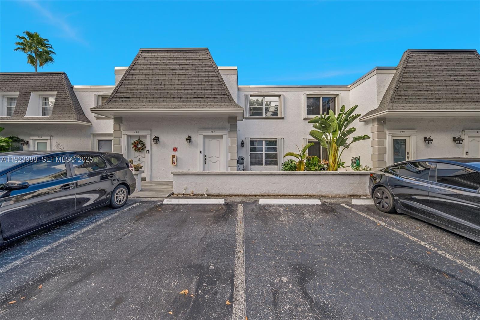 Photo of 707 27th Ave  (707), Hallandale Beach, Florida, 33009 - 