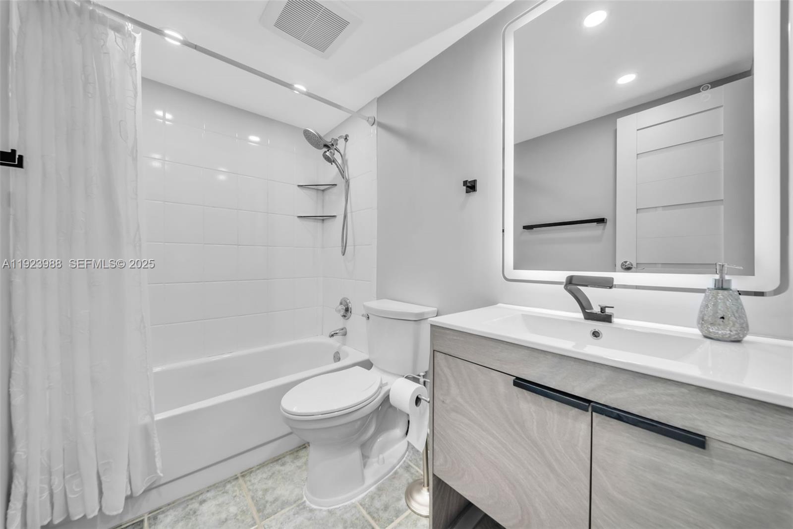 Photo of 707 27th Ave  (707), Hallandale Beach, Florida, 33009 - 